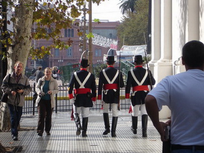 Granaderos en el Cabildo